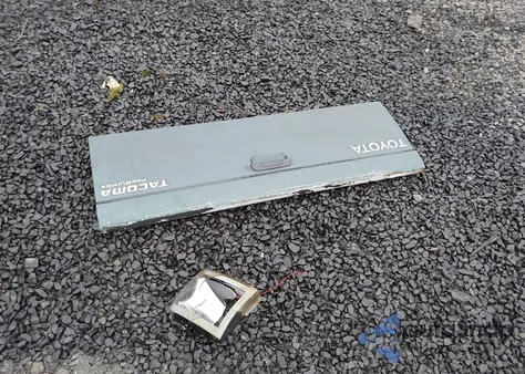 2000 Toyota Tacoma Prerunner from USA, damaged, VIN 4TASM92N9YZ632105